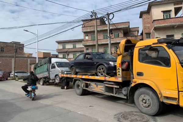 上门回收报废车电话，附近报废车回收厂价格